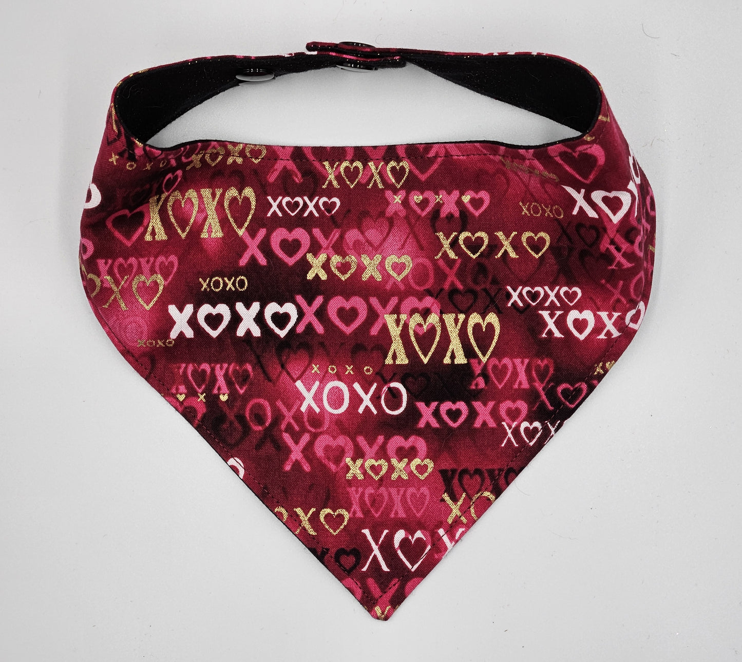 Love Letters (XOXO) – Reversible Snap-On Dog Bandana