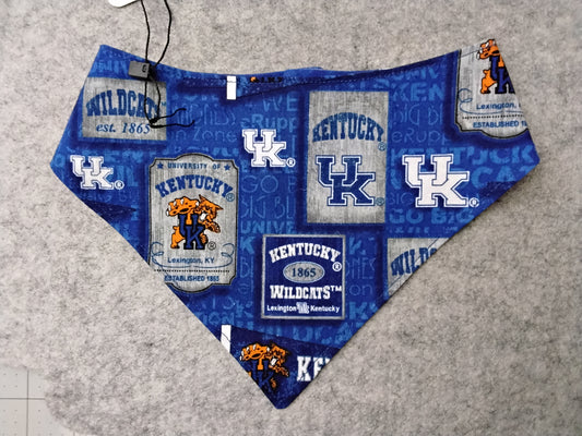 Vintage UK Pennant with Blue & Green Paws Snap-on Dog Bandana