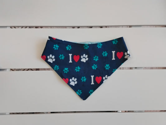 Vintage UK Pennant with I Heart Paws Snap-on Dog Bandana