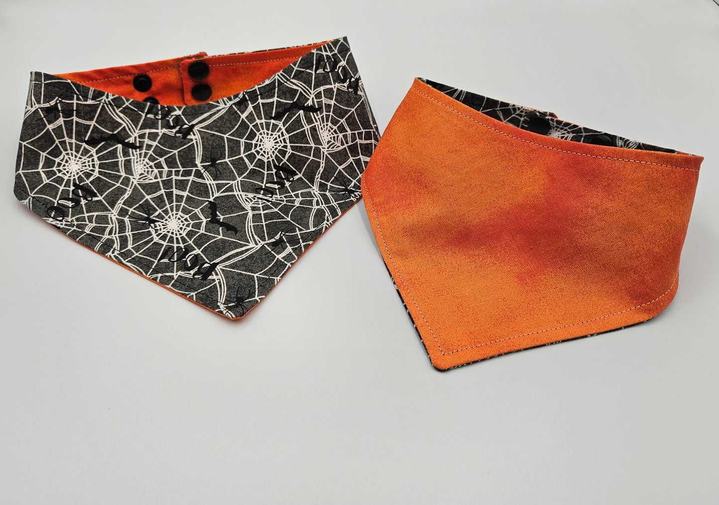 🕷️ Spooky Spiderweb Reversible Snap-On Dog Bandana – Limited Edition Halloween Style 🎃