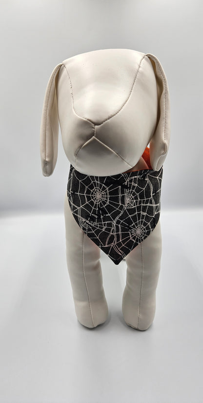 🕷️ Spooky Spiderweb Reversible Snap-On Dog Bandana – Limited Edition Halloween Style 🎃
