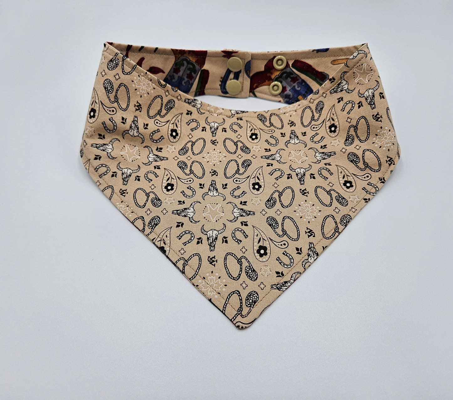 🤠 Western Charm Reversible Snap-On Dog Bandana – Limited Edition Style