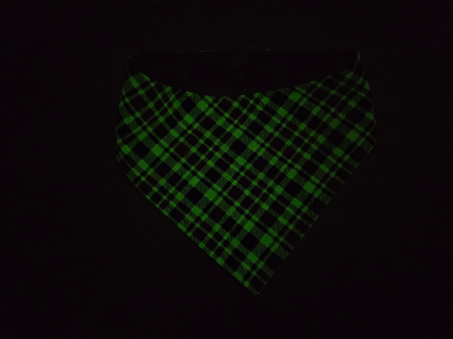Glow-in-the-Dark Pumpkin Plaid & Spooky Spiders Reversible Snap-on Dog Bandana 🎃🕸️✨ – Limited Edition Style
