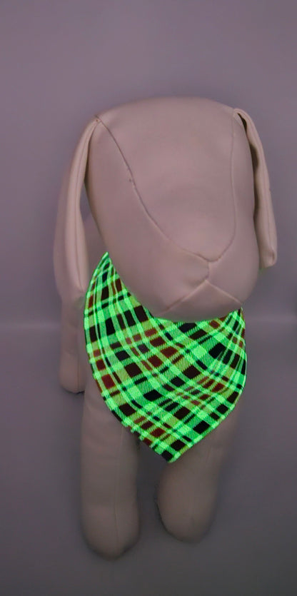 Glow-in-the-Dark Pumpkin Plaid & Spooky Spiders Reversible Snap-on Dog Bandana 🎃🕸️✨ – Limited Edition Style