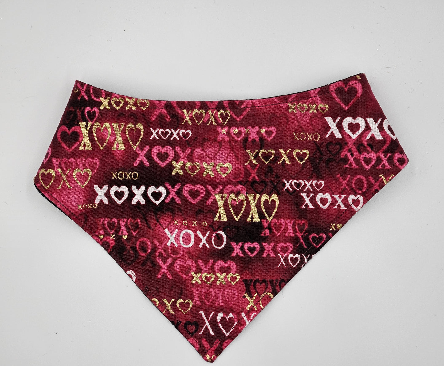 Love Letters (XOXO) – Reversible Snap-On Dog Bandana