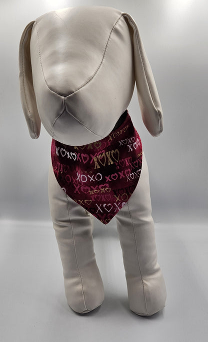 Love Letters (XOXO) – Reversible Snap-On Dog Bandana