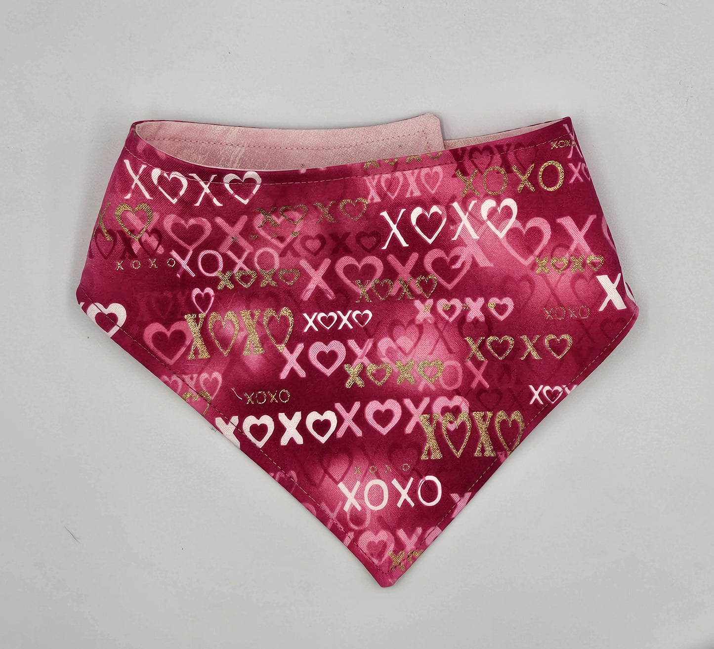 Love Letters (XOXO) – Reversible Snap-On Dog Bandana