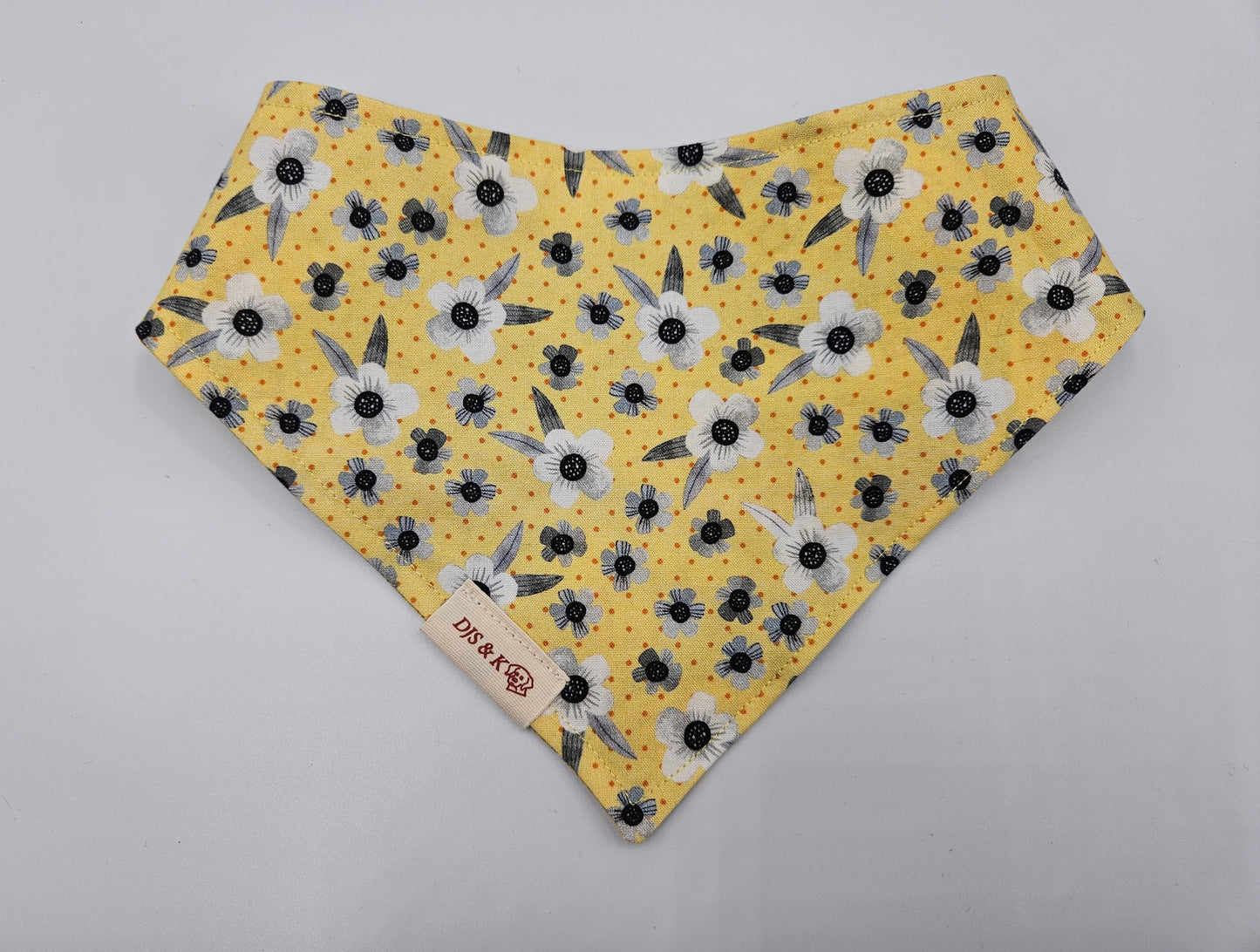 Sunwashed Daisy – Reversible Snap-On Dog Bandana