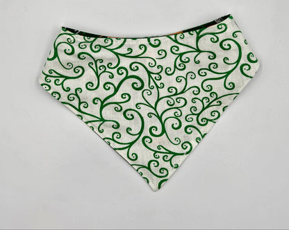 Shamrock Pups – Reversible Snap-On Dog Bandana