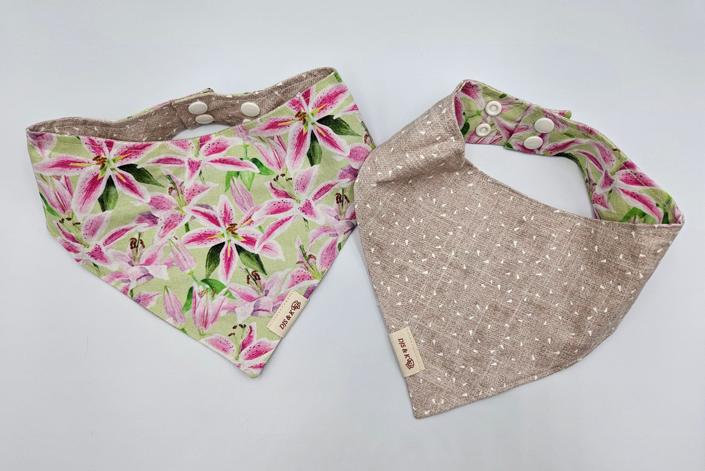 Derby Lilies – Reversible Snap-On Dog Bandana