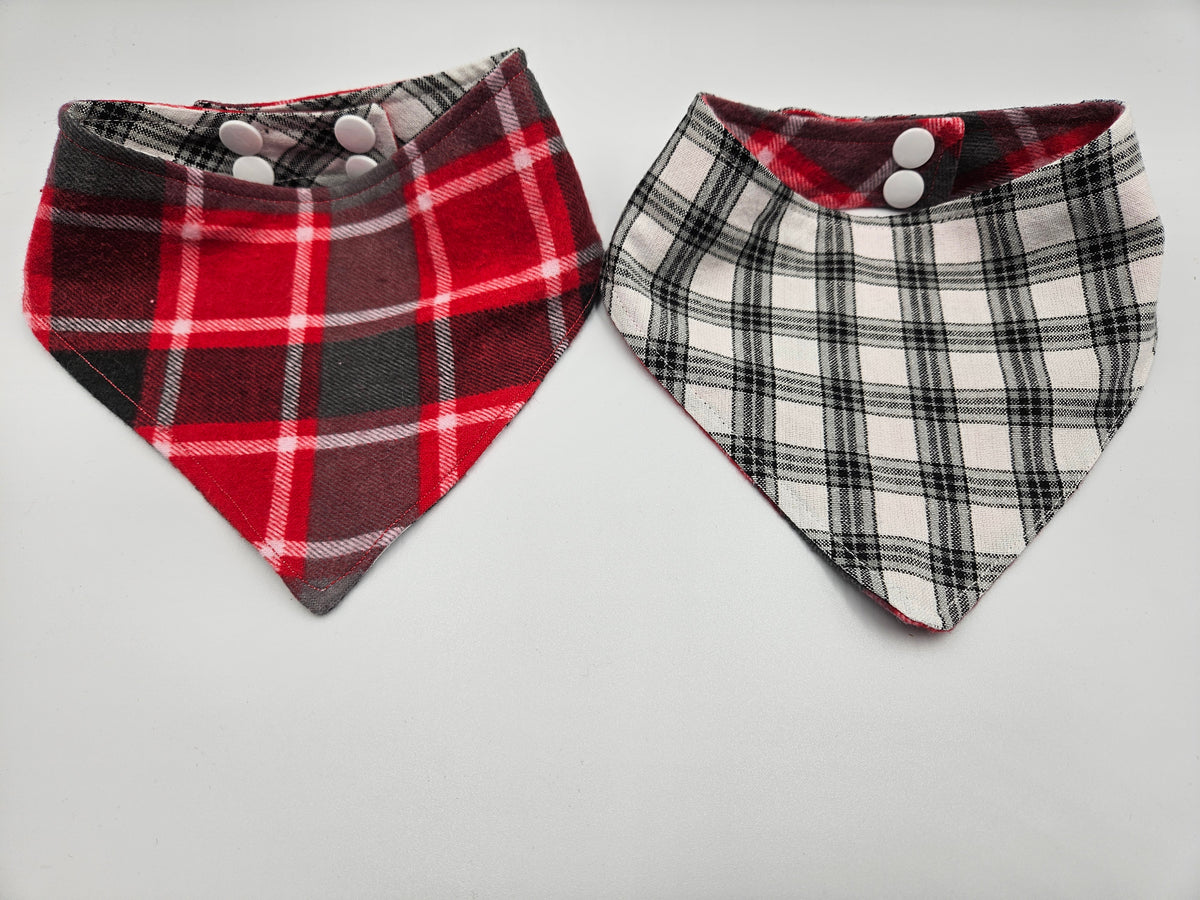 Red Highland Holiday Reversible Snap-on Dog Bandana – Limited Edition Style
