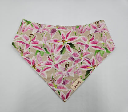 Derby Lilies – Reversible Snap-On Dog Bandana