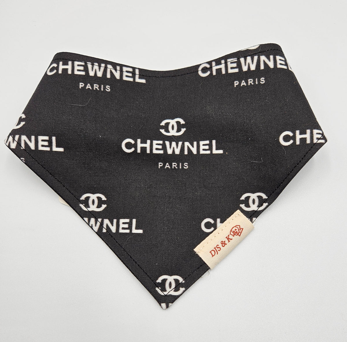 Chewnel – Heritage Luxe Reversible Snap-On Dog Bandana
