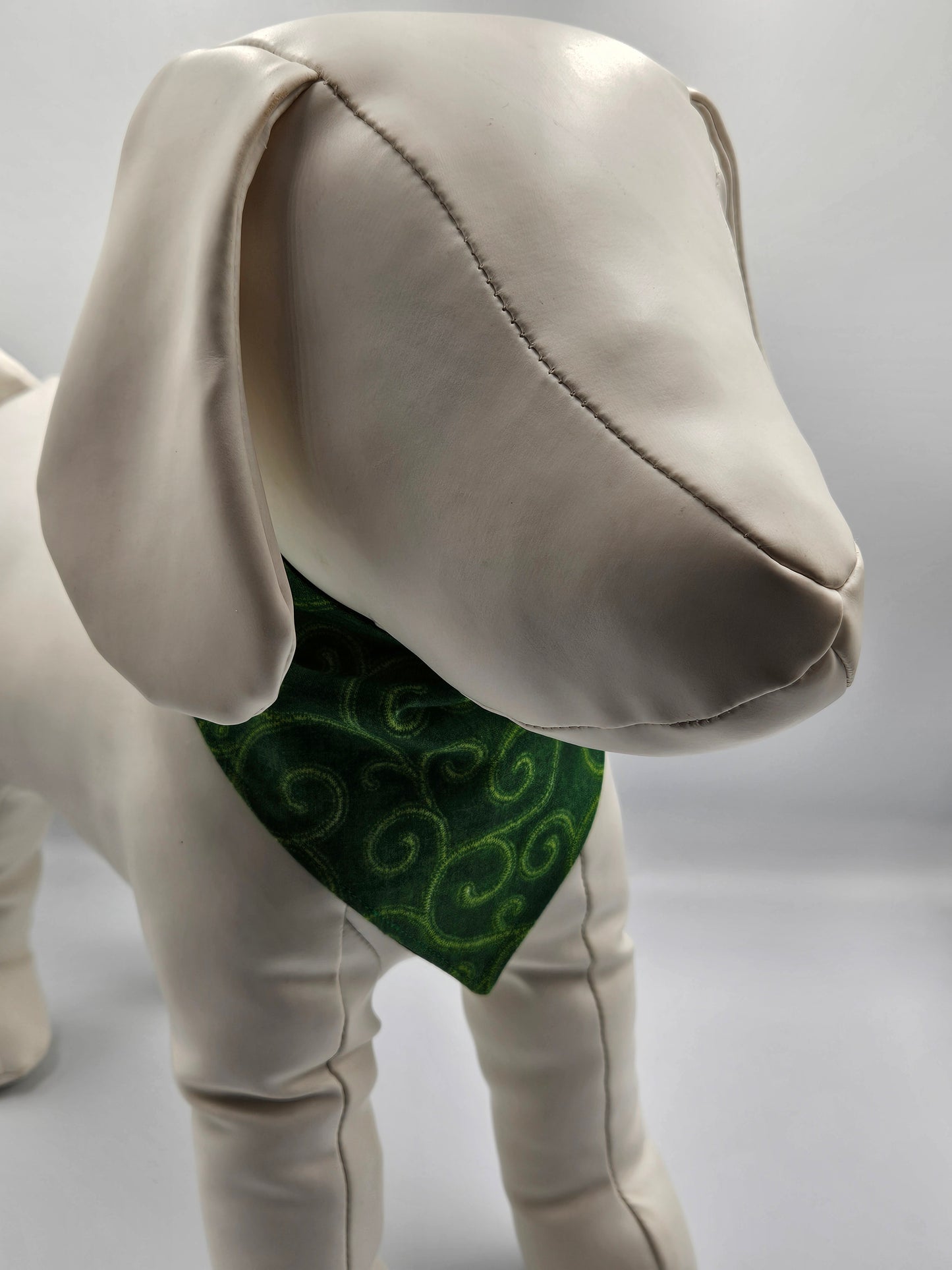 Midnight Clover – Reversible Snap-On Dog Bandana