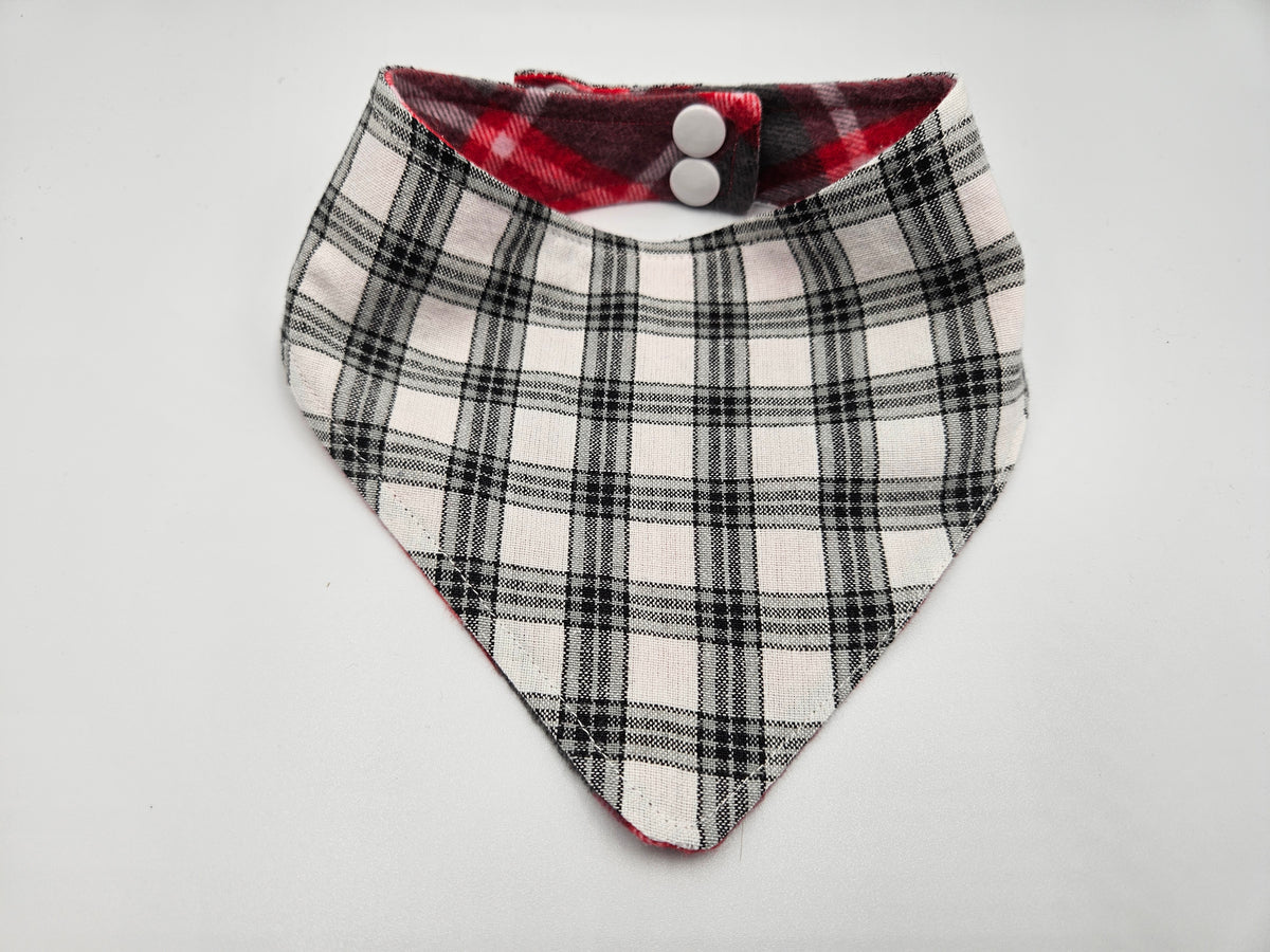 Red Highland Holiday Reversible Snap-on Dog Bandana – Limited Edition Style