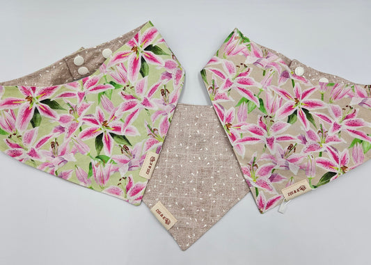 Derby Lilies – Reversible Snap-On Dog Bandana