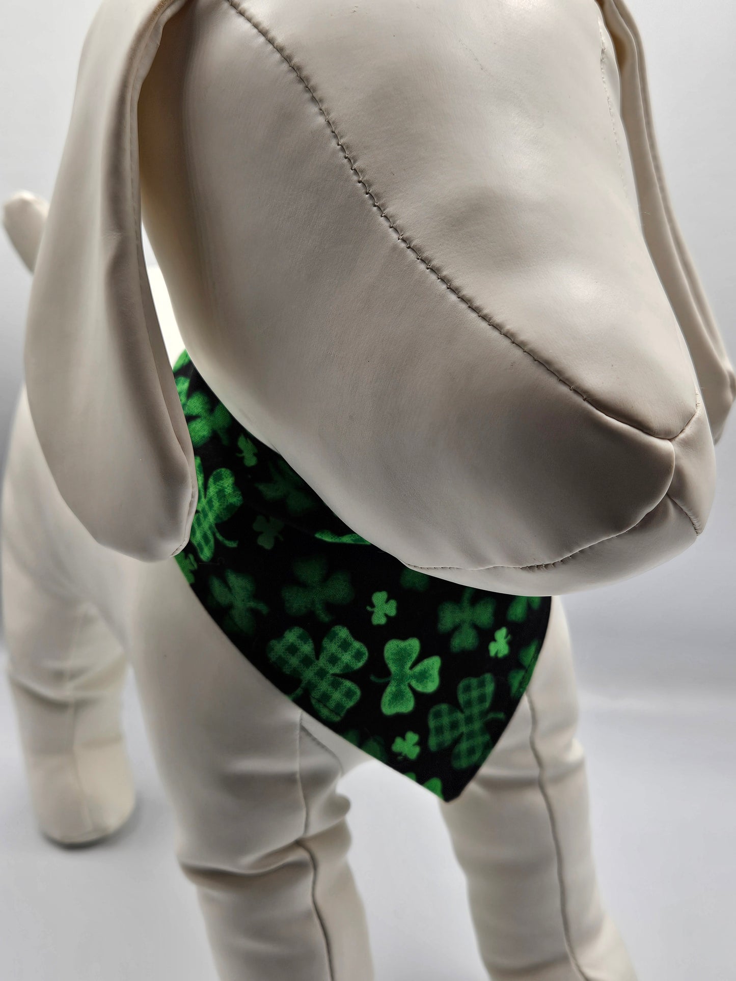 Midnight Clover – Reversible Snap-On Dog Bandana